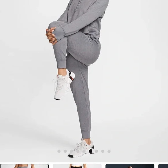 NWT - Nike Therma-FIT One (WOMEN’S) - Picture 8 of 9